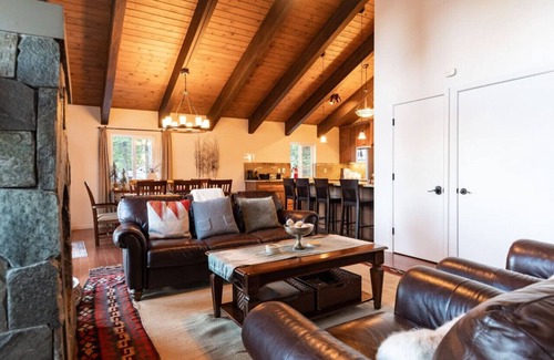 Chamberlands Haus | Homewood Familienhütte | Schlaf 9 | 3 Minuten vom Resort entfernt