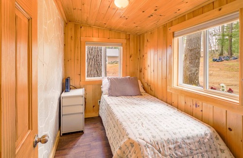 Manchester Kabine | Cozy little cabin on the lake - seriously, on. the. lake.