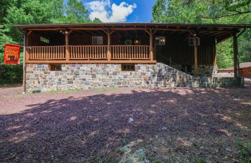 Ashfield Haus | Cozy Log Cabin in Jim Thorpe