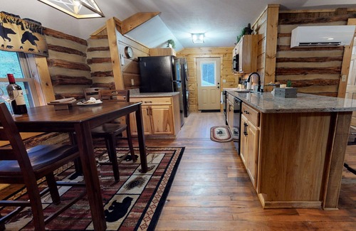 Upper Tract Kabine | Cozy Log Cabin in the Heart of Smoke Hole Canyon Overlooking South Branch River.
