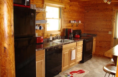 Mount Desert Kabine | Komplett renoviert. zentral gelegenes Blockhaus.