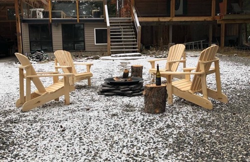 Bridge Lake Kabine | Cozy log cabin & studio on interlakes highway