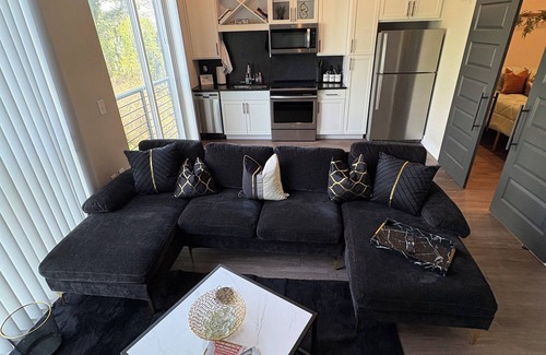 North Decatur Haus | Cozy Luxury Unit Convenient location