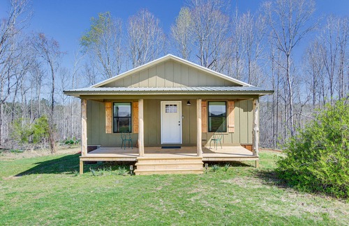 New Site Kabine | Cozy Mississippi Cabin w/ Covered Porch & Grill!