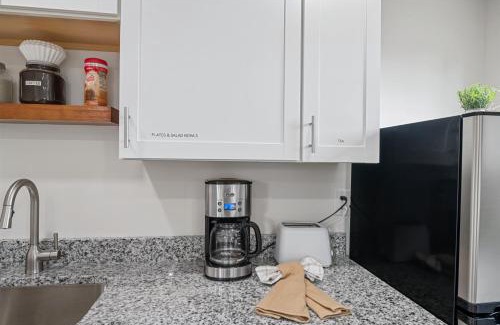 Natrona Heights Wohnung | Cozy & Modern 1 Bdr Apt Natrona