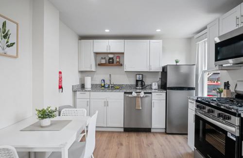 Natrona Heights Wohnung | Cozy & Modern 1 Bdr Apt Natrona