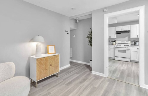South Hackensack Wohnung | Cozy Modern Apt Close to NYC! NO STEPS or Stairs