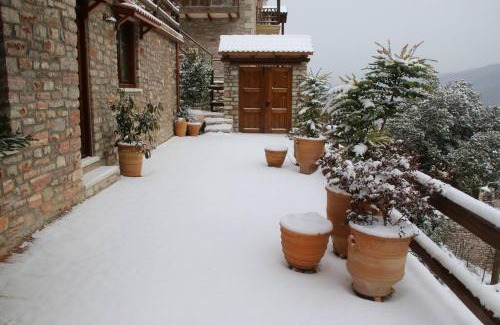 Karpenisi Wohnung | Cozy Mountain Cabin