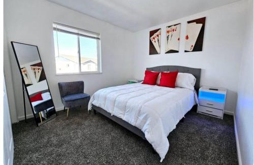 Reno/Tahoe Airport Wohnung | Cozy Mountain View Retreat in Reno