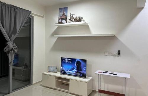 Pelabuhan Klang Wohnung | Cozy Nest at Gravit 8, Your Sweet Home