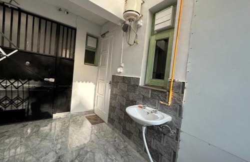 Chandigarh Wohnung | Cozy Nest - Garden Facing Apartment with Kitchen