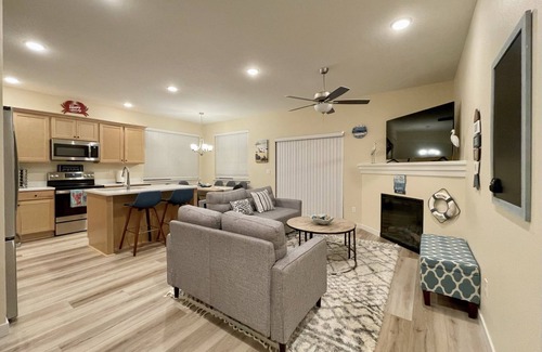 Netarts Haus | Cozy Netarts Bay Home w/game cave, WiFi, bunk beds