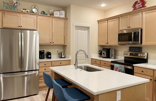 Netarts Haus | Cozy Netarts Bay Home w/game cave, WiFi, bunk beds