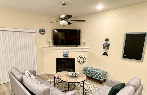 Netarts Haus | Cozy Netarts Bay Home w/game cave, WiFi, bunk beds