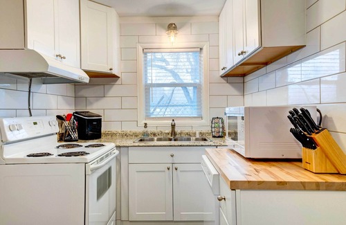 Ogden Haus | Cozy Ogden Cottage: 1 Mi to Downtown!