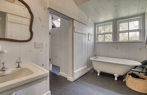 Orient Point Sonstige | Cozy Orient Farmhouse on 1.6 Acres with Pool and Walk to Beach