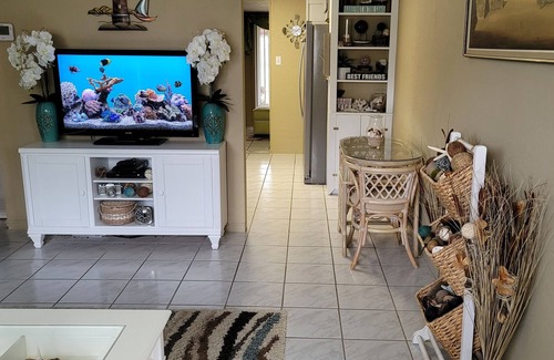 Ormond Ocean Gard Haus | Cozy Ormond Bungalow