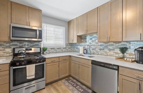 Wheeling Haus | Cozy Outdoor Space + BBQ | LCP Collection