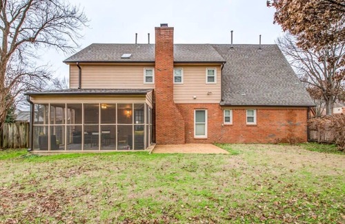 Cordova Haus | Cozy Patio, Mins to Downtown! Cordova Colonial