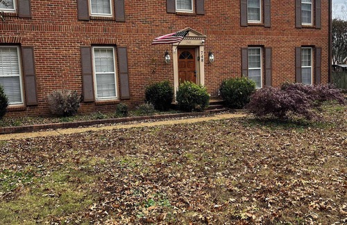 Cordova Haus | Cozy Patio, Mins to Downtown! Cordova Colonial