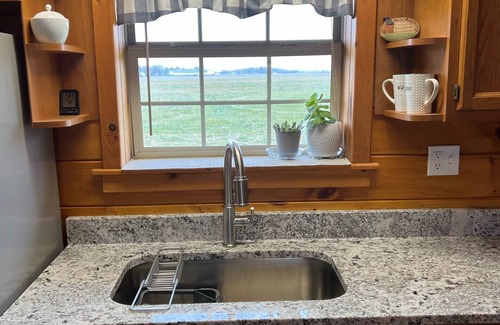 Stony Ridge Kabine | Cozy Perrysburg Cabin - Studio with Fireplace!