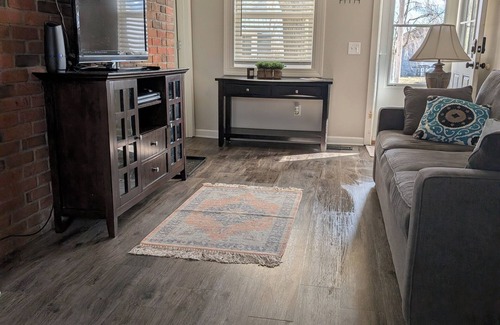 Russells Point Haus | Cozy Pet-Friendly Cottage in Russels Point