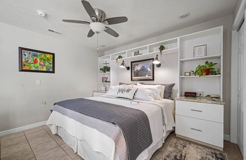 Springfield Hütte | Cozy private, 1 bed/1bath, fully handicapped accessible cottage, near Branson.