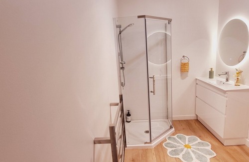 Henderson Bed & Breakfast | Cozy Private Guest Room with Ensuite