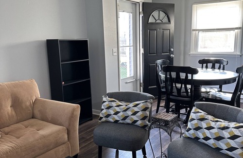 Loves Park Haus | Cozy private home located 5 minutes from downtown!