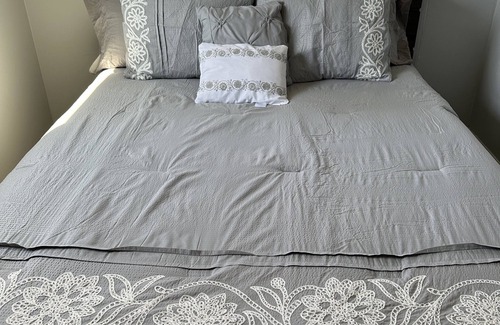 Loves Park Haus | Cozy private home located 5 minutes from downtown!