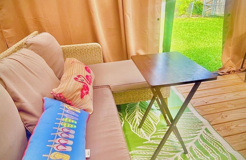 Landover Wohnung | Cozy Private King Suite & Patio Wash Driveway walk 2 Stadium