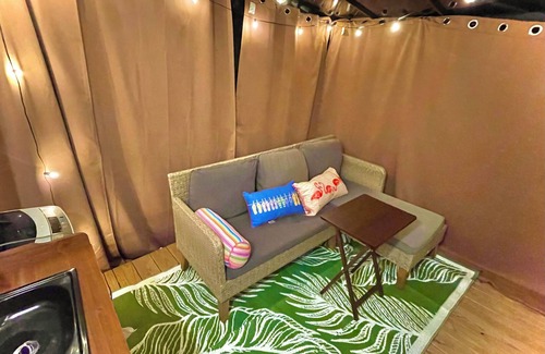 Landover Wohnung | Cozy Private King Suite & Patio Wash Driveway walk 2 Stadium