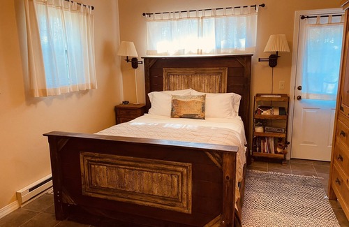 Bigfork Haus | Gemütliche, ruhige Hütte östlich des Flathead Lake und umgeben von Kirschplantagen!