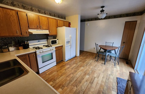 Elkhart Haus | Cozy & Quiet Home with Memory Foam and Pet Friendly with Fenced Yard