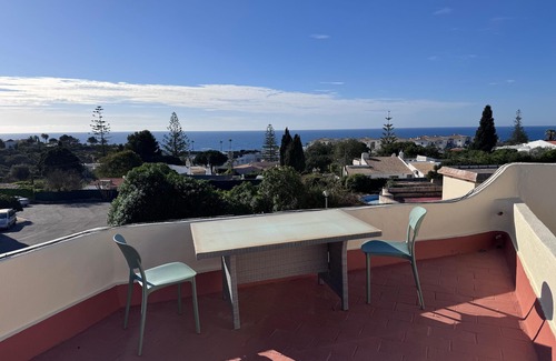 Vale de Covo Wohnung | gemütliche, ruhige, sonnige Wohnung. Gemeinsame Terrasse mit Meerblick.