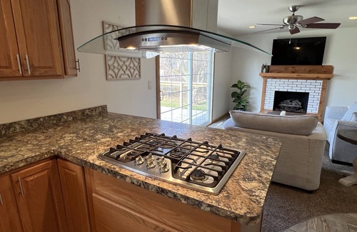 Grand Blanc Haus | Cozy & quiet Grand Blanc retreat near Fenton