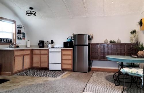Paw Paw Haus | Cozy Quonset Hut On Maple Lake