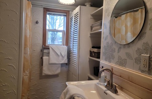 Paw Paw Haus | Cozy Quonset Hut On Maple Lake