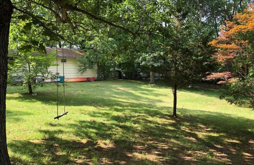 Shelter Island Heights Haus | Cozy Ranch five minutes from Mashomack Preserve, beaches and miniature golf.