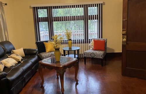 Grand Rapids Wohnung | Cozy retreat ! Spacious family friendly 10 minutes away from downtown