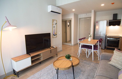 Esenyurt Wohnung | Cozy Retreat: Stylish 1BR Apt