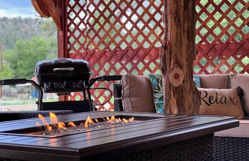 San Lorenzo Hotel | Cozy Room at Lake Roberts