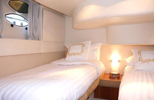 Campanha Haus | Cozy room with lake view in Porto 12 m² and terrace