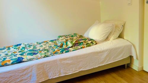 Eslov Haus | Cozy room with two single bed in near by Eslöv station