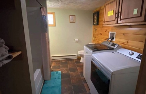 Meyersdale Kabine | Cozy Rustic Cabin in the county!
