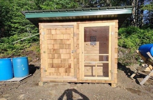 Isabella Kabine | Cozy Rustic Sleeping Cabin in Isabella