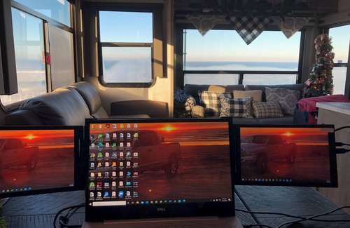 Cheyenne Haus | Cozy RV with 2 sleeping areas & WiFi, AC in Cheyenne or your favorite camp site.