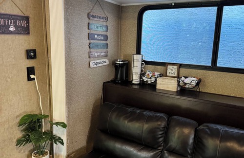 Port Saint Lucie Haus | Cozy RV with AC and WiFi in charming Port St. Lucie