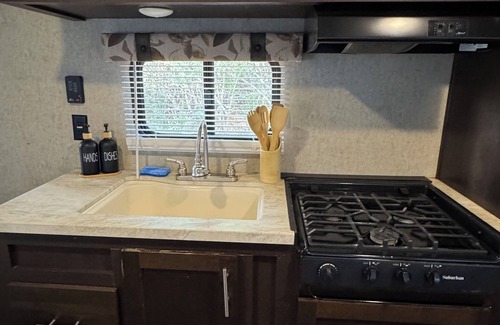 Port Saint Lucie Haus | Cozy RV with AC and WiFi in charming Port St. Lucie