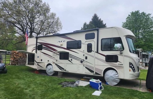 Pierceton Haus | Cozy RV with AC and WiFi in Serene Pierceton Yogi Bear Jellystone Park